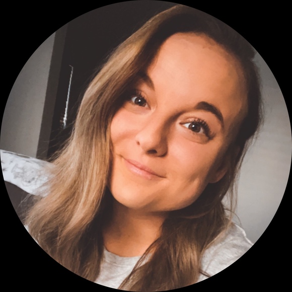 Meet your Posher, Abbey - Picture 1 of 1